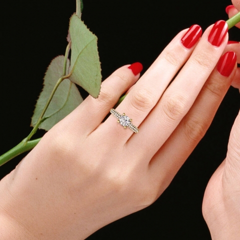 pave setting engagement ring