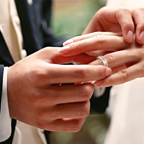 gold wedding ring